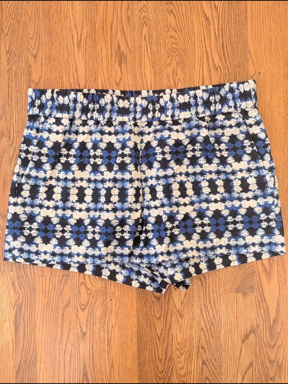 J Crew Blue Navy and White Ikat Geometric Patterned Pull On Casual Shorts